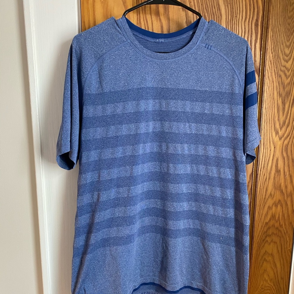 Lululemon Men’s Athletic Tee shirt